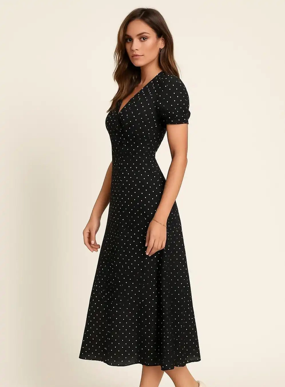 Vestido Midi Negro con Lunares Blancos